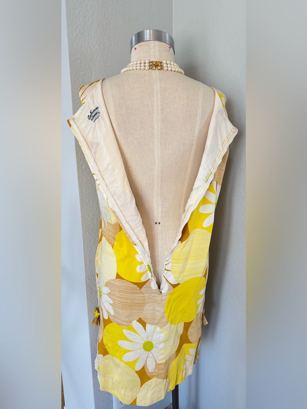 1960s Sun Fashions of Hawaii Dress - Picture 7 of 16